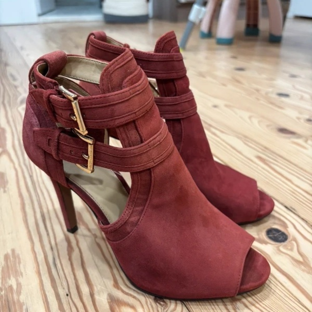 Chic Burgundy Peep-Toe Heeled Booties